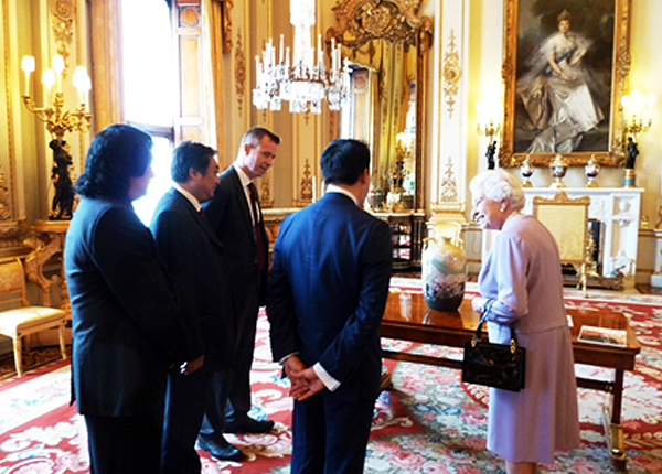 宁钢 白金汉宫.jpg